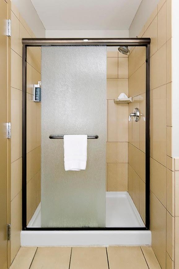Clubhouse Hotel And Suites Pierre Buitenkant foto