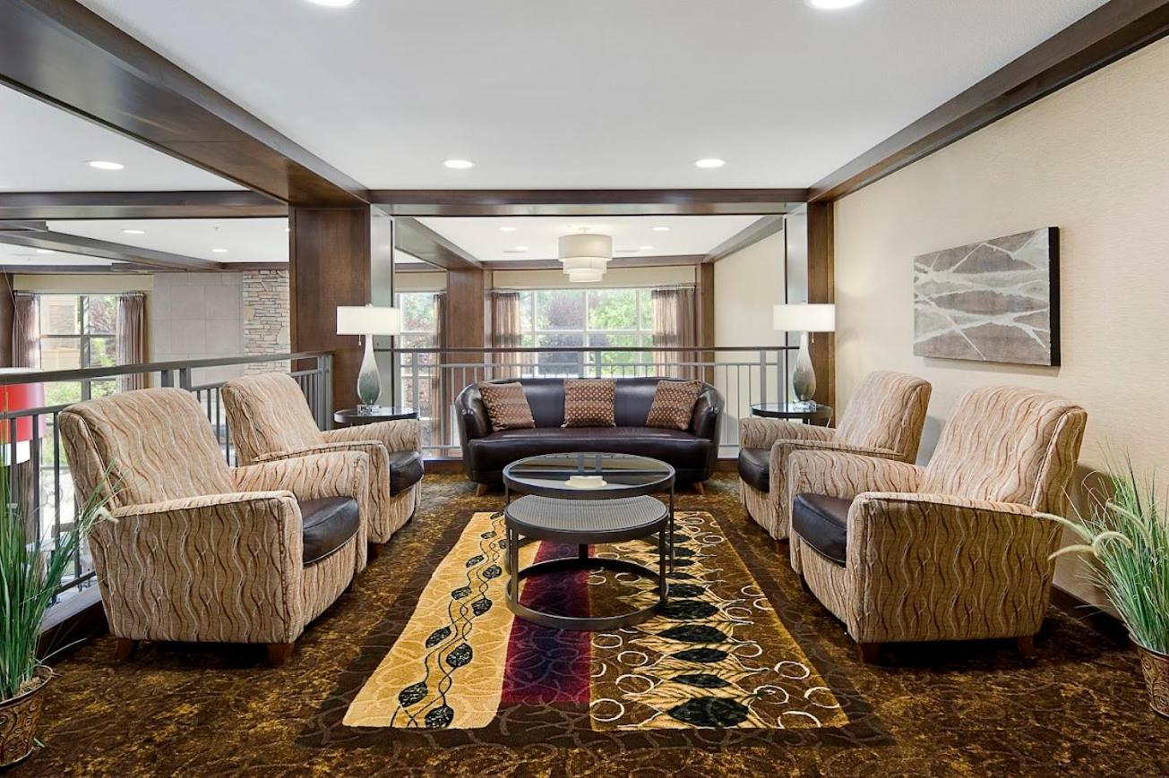 Clubhouse Hotel And Suites Pierre Buitenkant foto